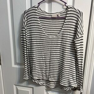 Mudd Black and White Striped Knit Top --Junior's XS (extra small)